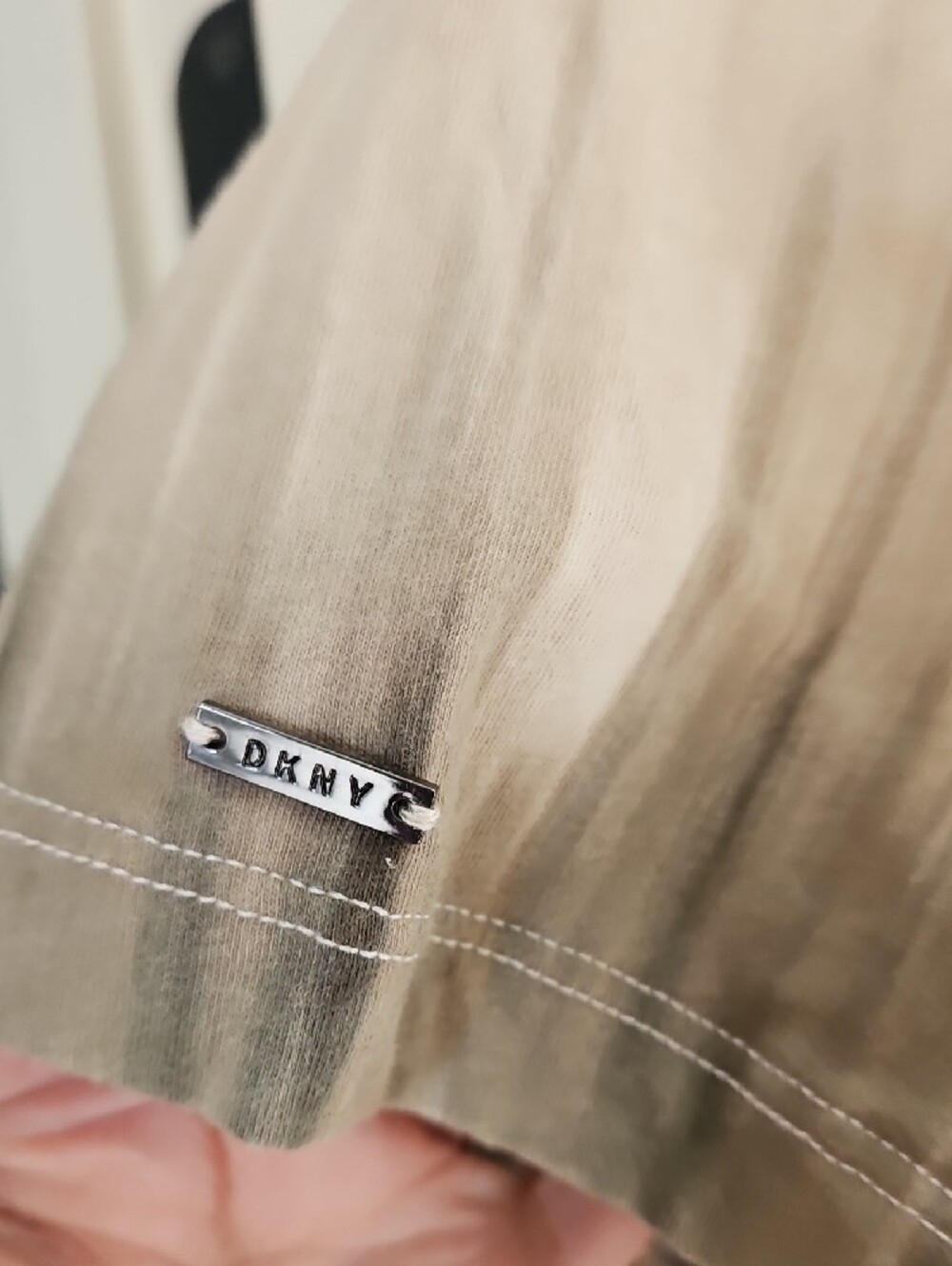 DKNY Taupe and Olive Tie-Dye Short Sleeve Logo Tee - Picture 4 of 5